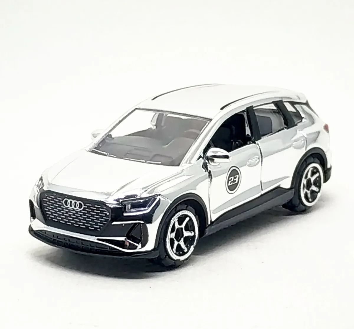 Audi Q4 e-tron Chrome Editon Premium Cars